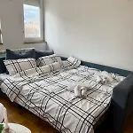 Comfortable Urban Anikal With Free Parking 스코페